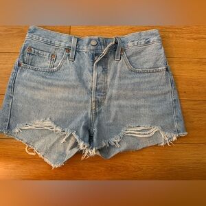 Levi’s Jean shorts W28